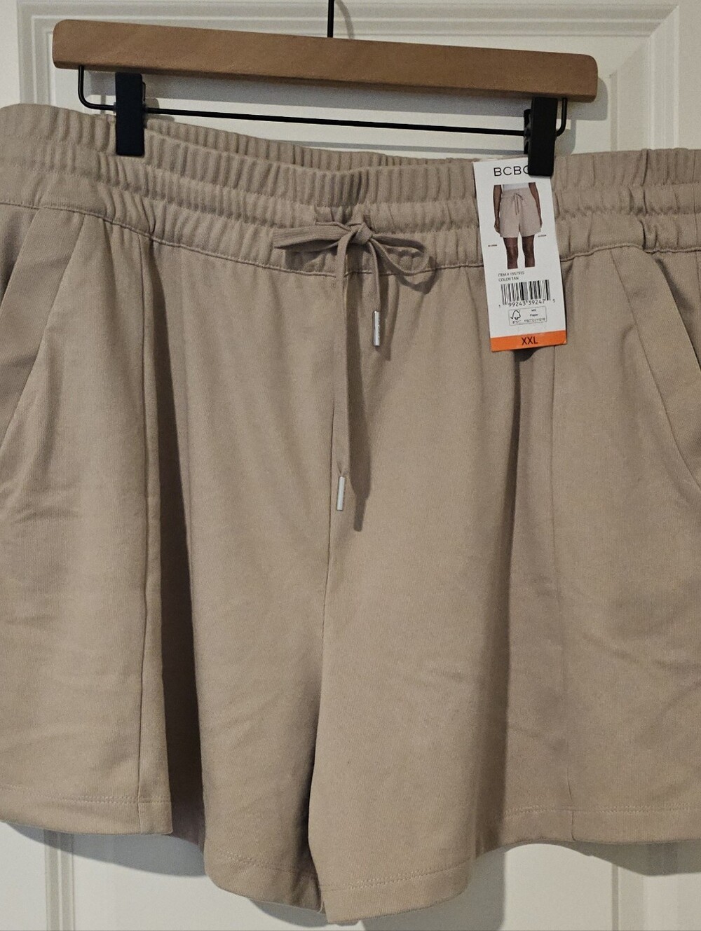 BCBG NWT Womens Taupe Drawstring Short Size: XXL